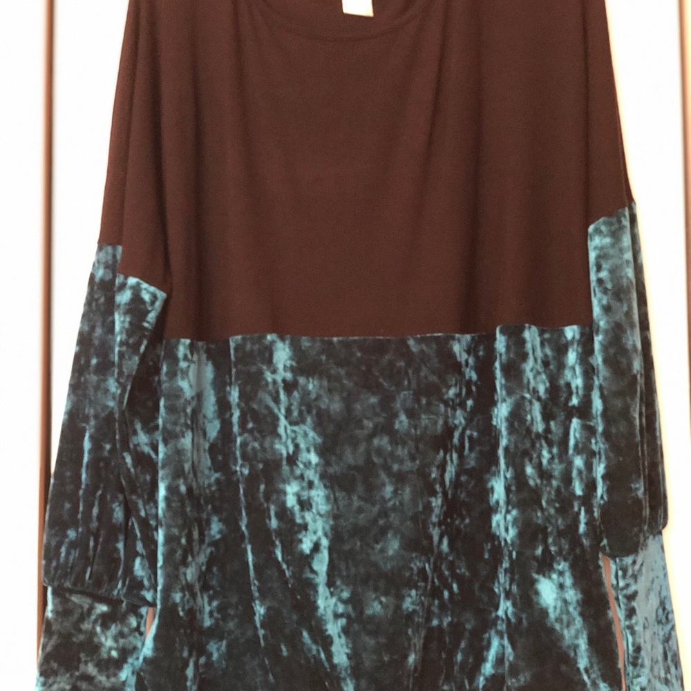Color Block Oversized Top - Picture 2 of 3